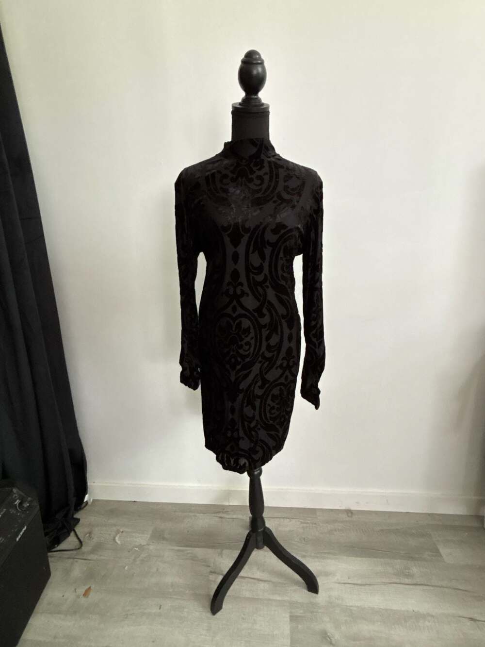 Ronni Nicole Black Damask Velvet Burnout Mock Neck Long Sleeve Sheath Dress Size